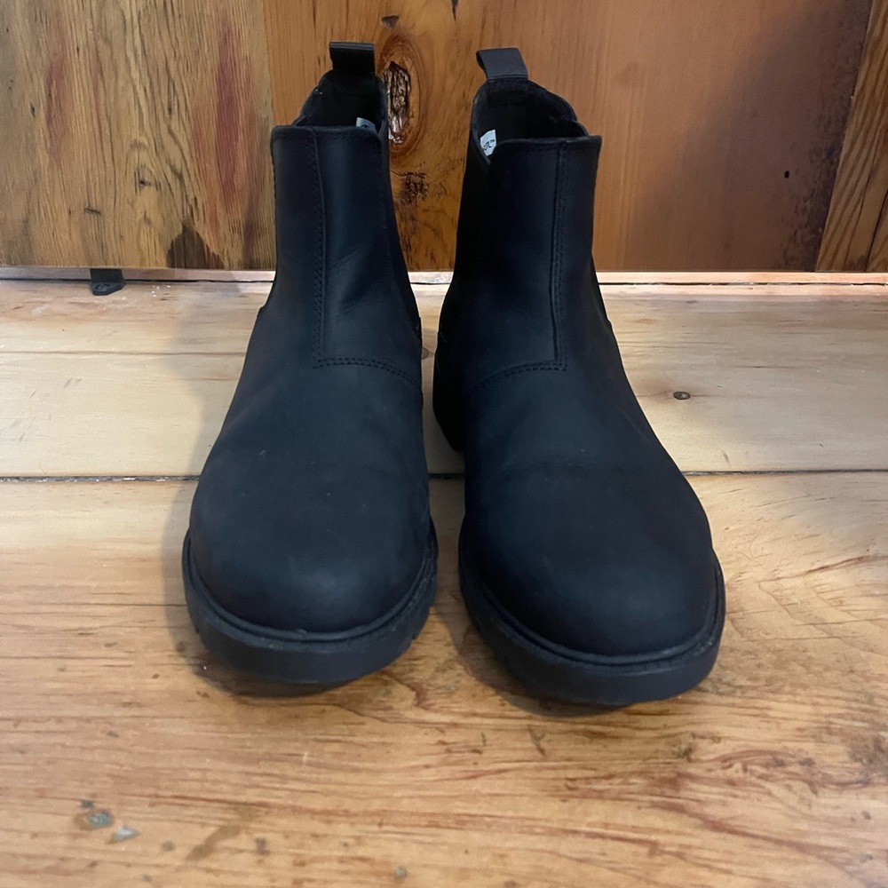 Timberland women’s Black Chelsea Boots